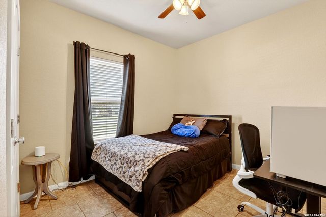 115 Lorenz, Stockdale, TX 78160