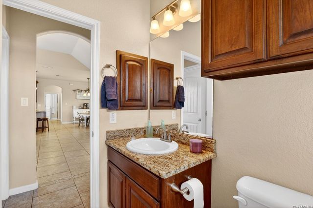 115 Lorenz, Stockdale, TX 78160