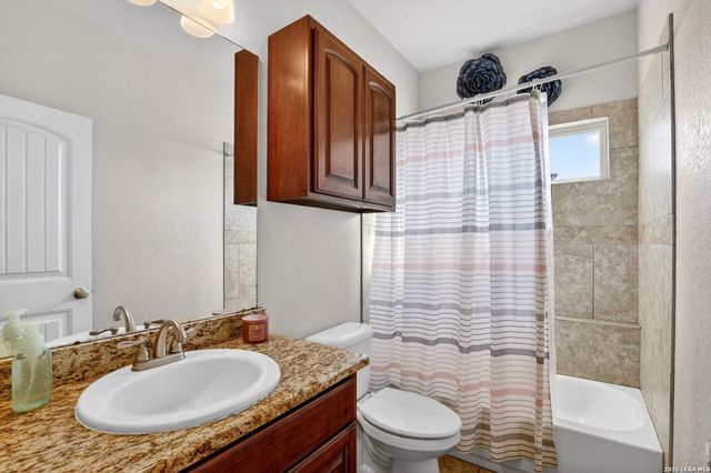 115 Lorenz, Stockdale, TX 78160