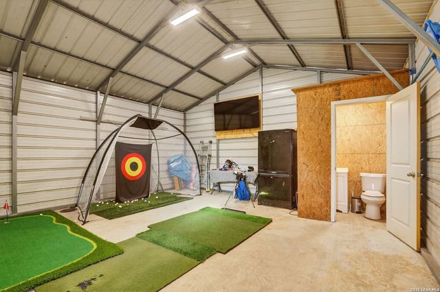 115 Lorenz, Stockdale, TX 78160