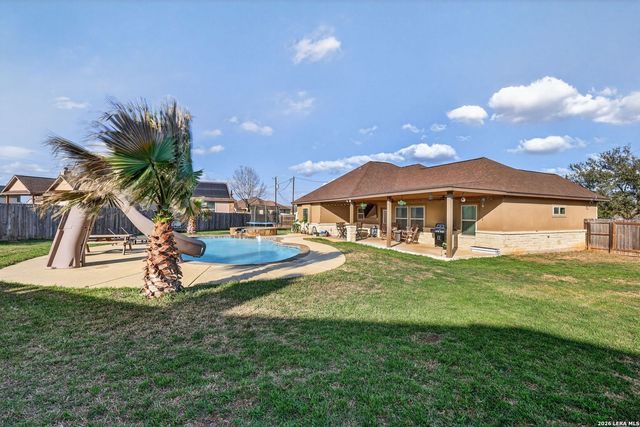 115 Lorenz, Stockdale, TX 78160