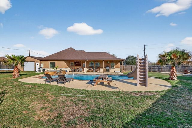 115 Lorenz, Stockdale, TX 78160