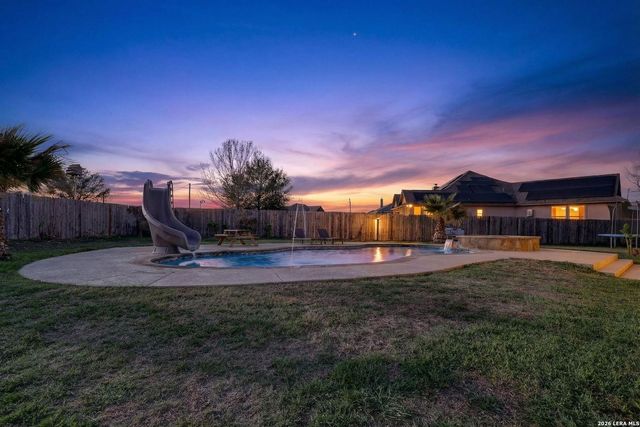 115 Lorenz, Stockdale, TX 78160