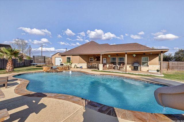 115 Lorenz, Stockdale, TX 78160
