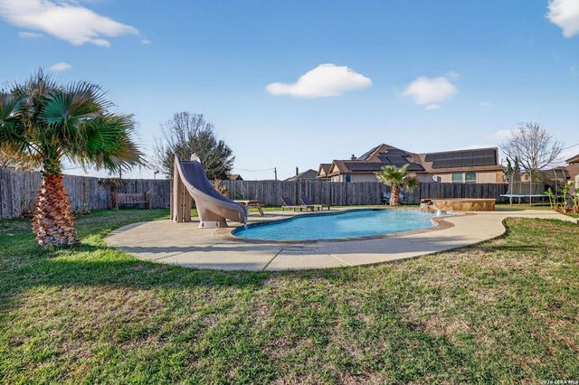 115 Lorenz, Stockdale, TX 78160