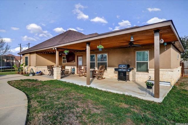 115 Lorenz, Stockdale, TX 78160