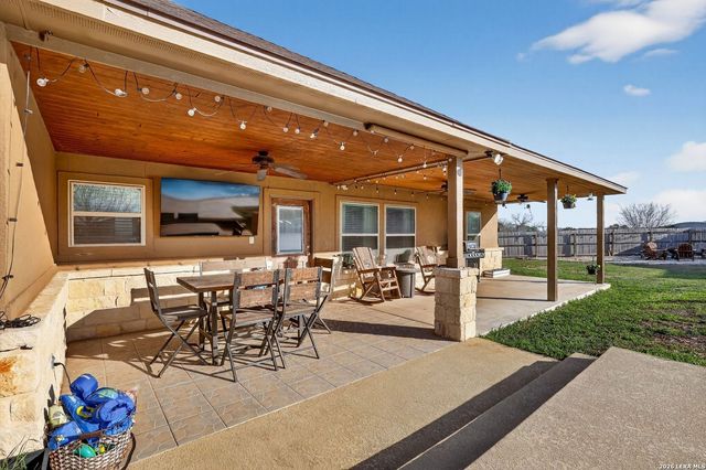 115 Lorenz, Stockdale, TX 78160