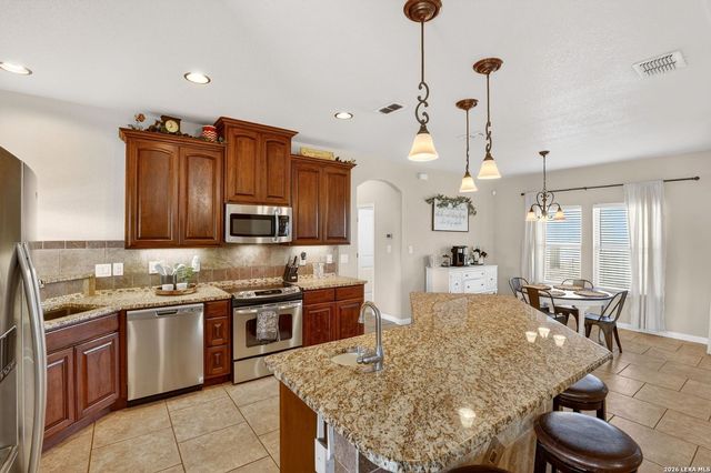 115 Lorenz, Stockdale, TX 78160