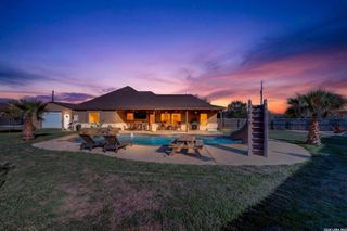 115 Lorenz, Stockdale, TX 78160