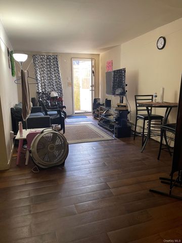 240-04 68th Avenue 31, Douglaston, NY 11362