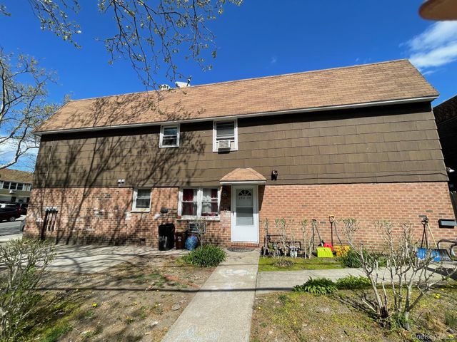 240-04 68th Avenue 31, Douglaston, NY 11362