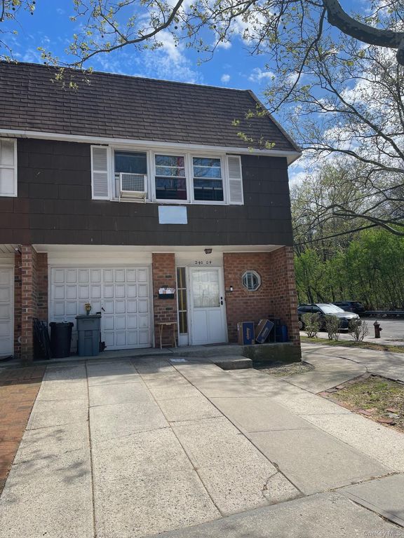 240-04 68th Avenue 31, Douglaston, NY 11362
