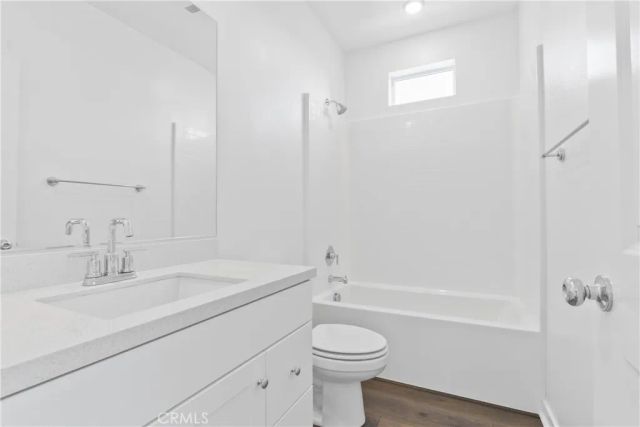 960 N Tangent Privado 305, Ontario, CA 91764