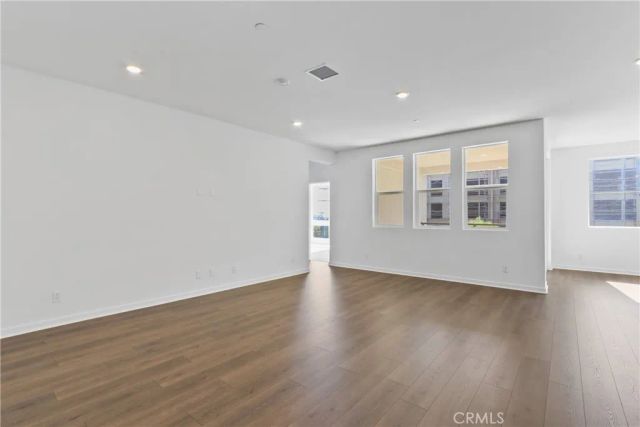 960 N Tangent Privado 305, Ontario, CA 91764