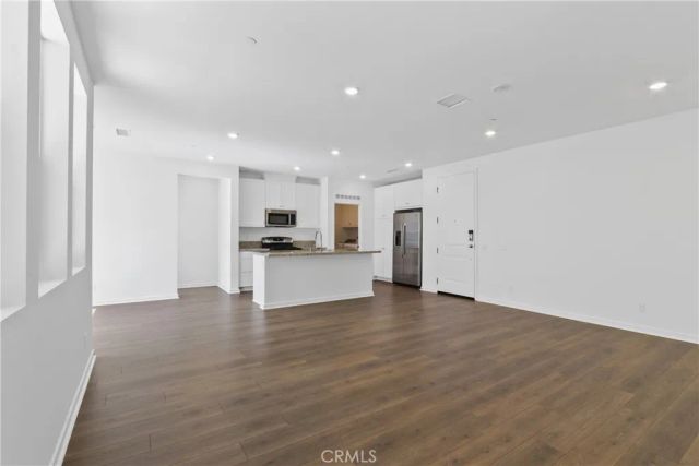 960 N Tangent Privado 305, Ontario, CA 91764