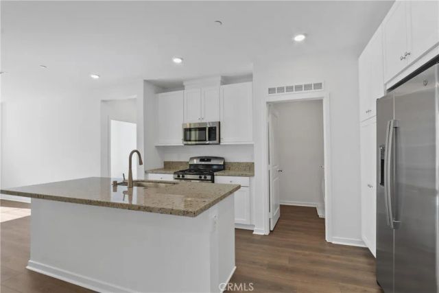 960 N Tangent Privado 305, Ontario, CA 91764