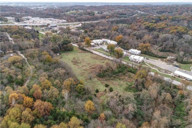 5407 NW Waukomis Drive, Kansas City, MO 64151