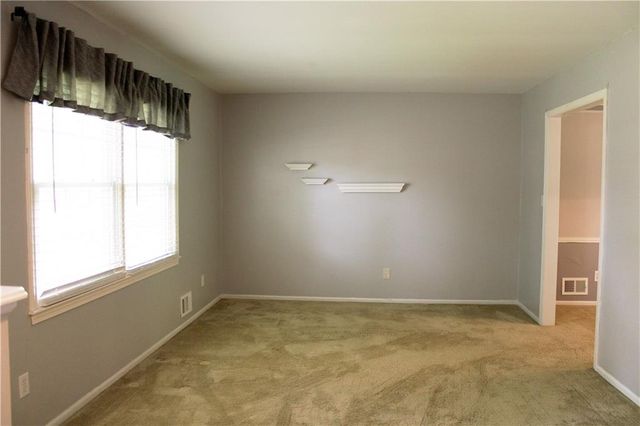 528 Mark Lane, Belton, MO 64012