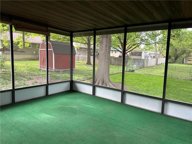 528 Mark Lane, Belton, MO 64012