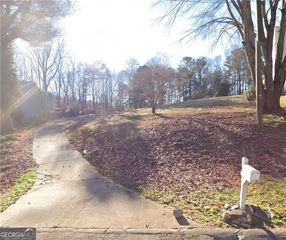 1359 Holly Bank Circle, Atlanta, GA 30338