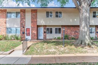 10043 Echoridge Lane, St Louis, MO 63123