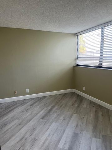 1820 N Congress Avenue 201, West Palm Beach, FL 33401