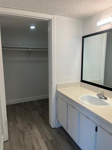 1820 N Congress Avenue 201, West Palm Beach, FL 33401