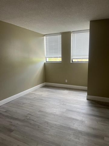 1820 N Congress Avenue 201, West Palm Beach, FL 33401