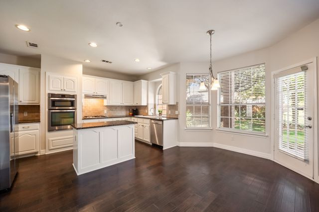 2405 Greenwich Drive, Carrollton, TX 75006