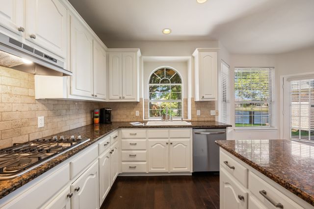 2405 Greenwich Drive, Carrollton, TX 75006