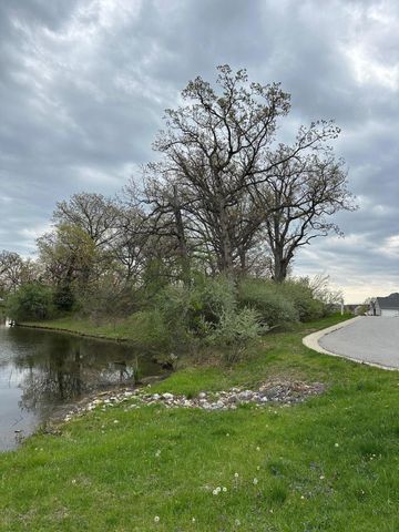 778 Ronny Court, Crown Point, IN 46307