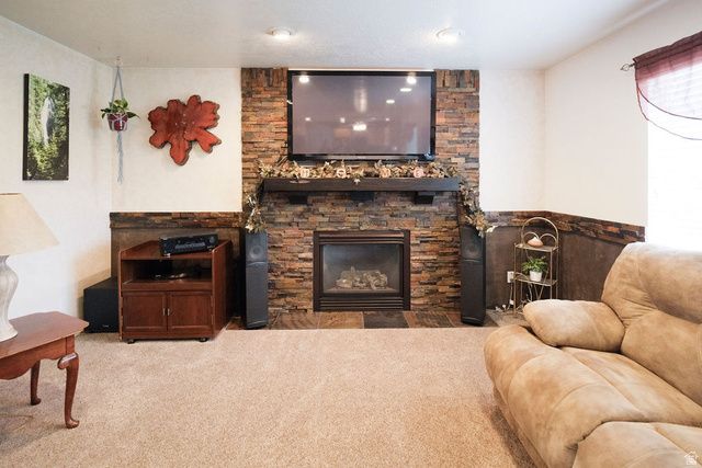 6402 S RAYMOND DR, South Weber, UT 84405