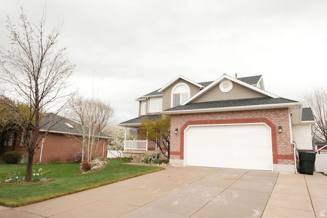 6402 S RAYMOND DR, South Weber, UT 84405