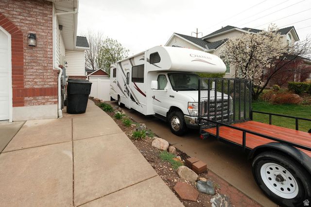 6402 S RAYMOND DR, South Weber, UT 84405