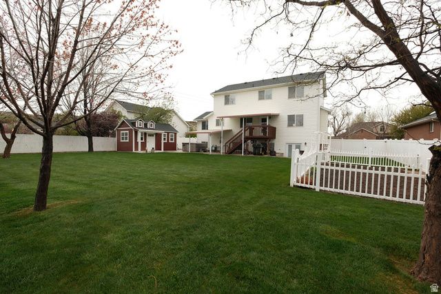 6402 S RAYMOND DR, South Weber, UT 84405