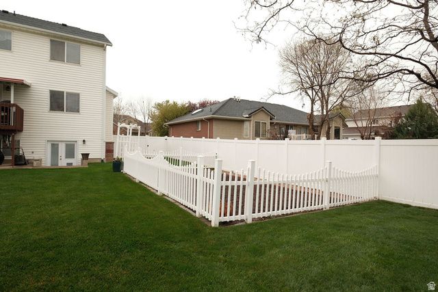 6402 S RAYMOND DR, South Weber, UT 84405