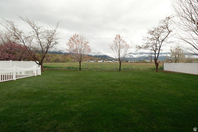 6402 S RAYMOND DR, South Weber, UT 84405