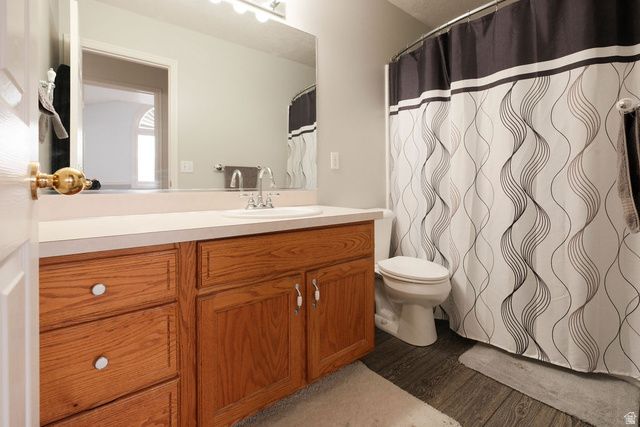 6402 S RAYMOND DR, South Weber, UT 84405