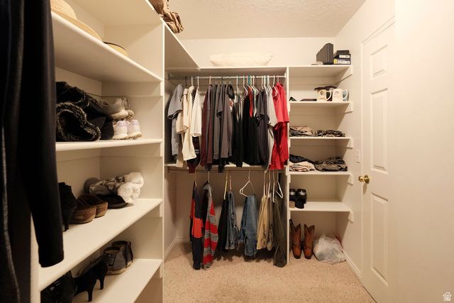 6402 S RAYMOND DR, South Weber, UT 84405