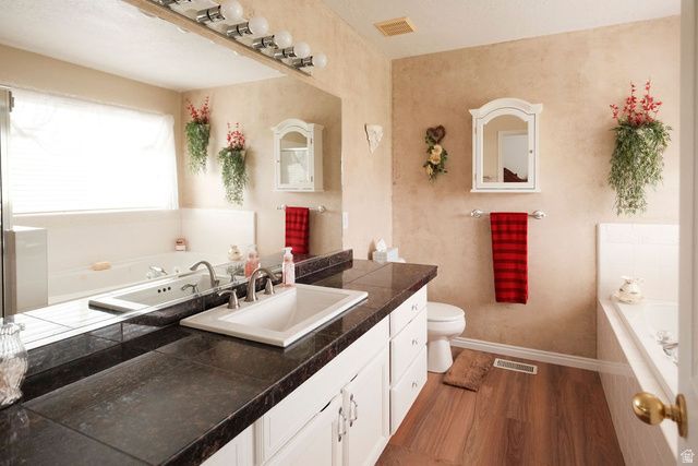 6402 S RAYMOND DR, South Weber, UT 84405