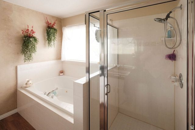 6402 S RAYMOND DR, South Weber, UT 84405