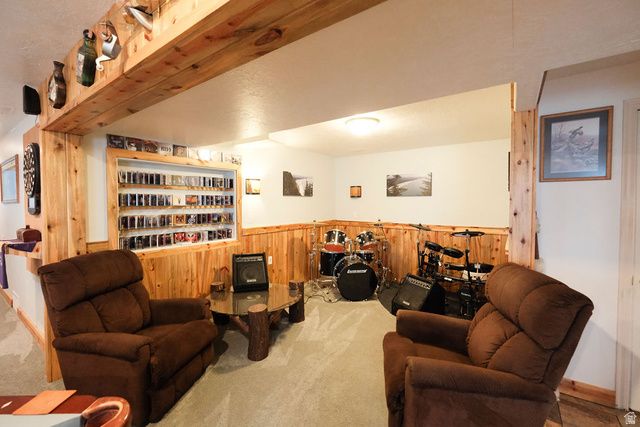 6402 S RAYMOND DR, South Weber, UT 84405