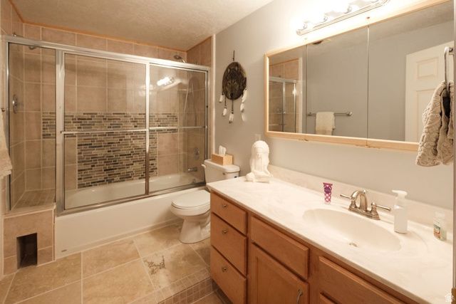 6402 S RAYMOND DR, South Weber, UT 84405