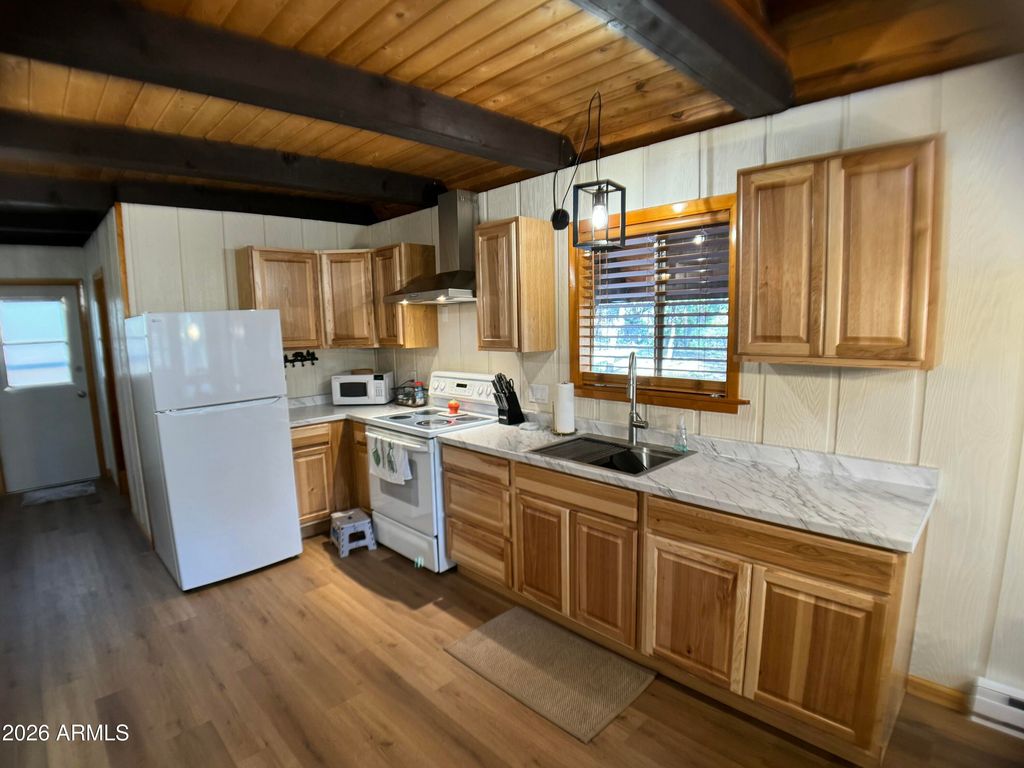 Image 10 of property listing at 5265 N SQUIRREL Run, Pine, AZ 85544