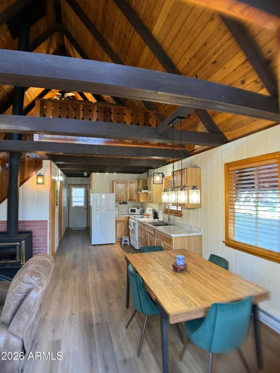 Image 4 of property listing at 5265 N SQUIRREL Run, Pine, AZ 85544