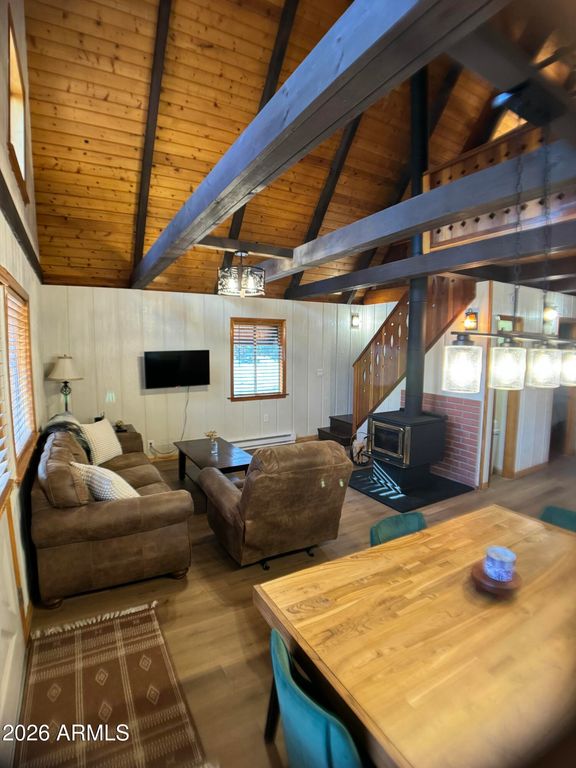 Image 5 of property listing at 5265 N SQUIRREL Run, Pine, AZ 85544