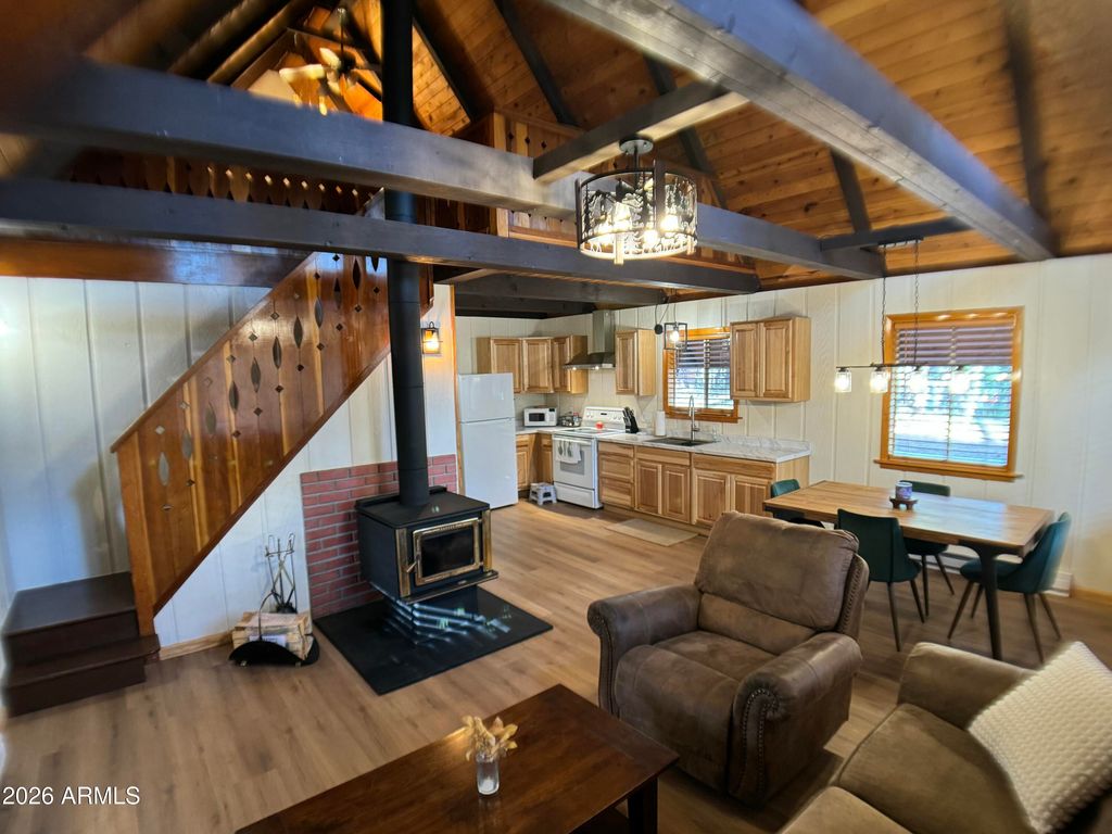 Image 8 of property listing at 5265 N SQUIRREL Run, Pine, AZ 85544