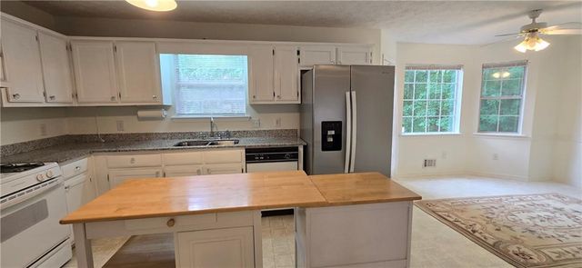 3050 Country Farms Drive, Snellville, GA 30039