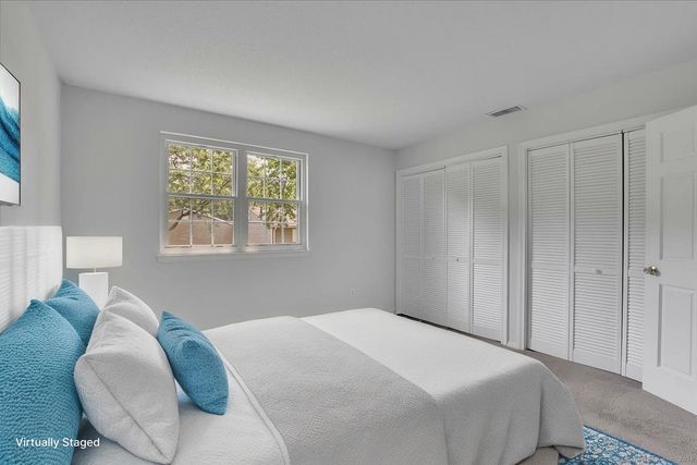 185 Hampton Court 185, Newington, CT 06111