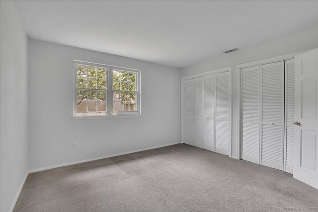 185 Hampton Court 185, Newington, CT 06111
